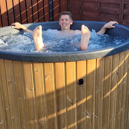 Osada Marcowa - Niebieski Z Sauna & Jacuzzi * زاكوباني